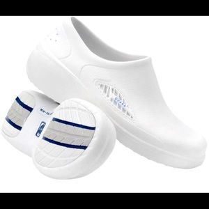 Quark Pro Air II White Lightweight Nursing Footwear Slip On Mules US 12 EUR 44